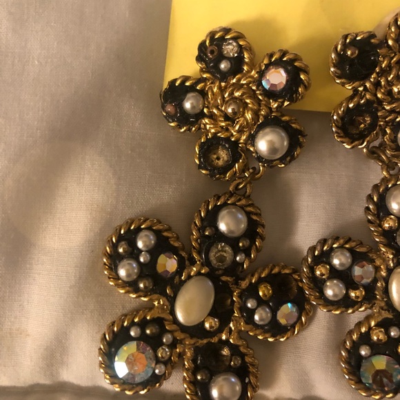 Clip On Vintage Long Hanging Black Earrings with Stones - Picture 3 of 5